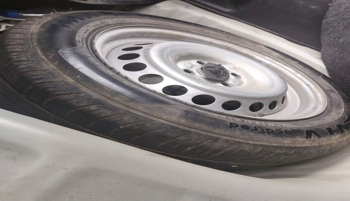 2021 Maruti Baleno SIGMA PETROL 1.2, Petrol, Manual, 80,454 km, tyre