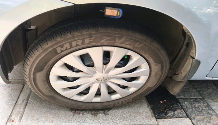 2012 Toyota Etios GD, Diesel, Manual, 1,98,029 km, tyre