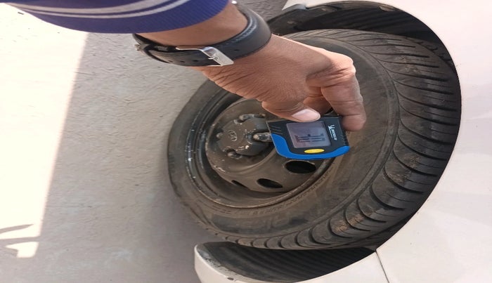 2017 Hyundai Eon ERA +, Petrol, Manual, 39,769 km, tyre