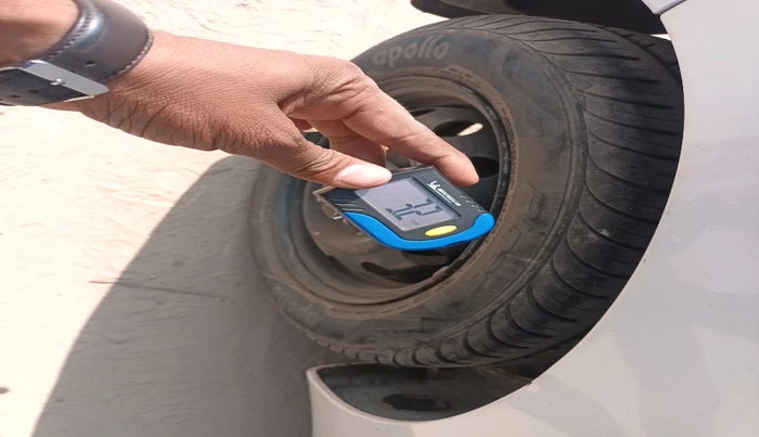 2017 Hyundai Eon ERA +, Petrol, Manual, 39,769 km, tyre