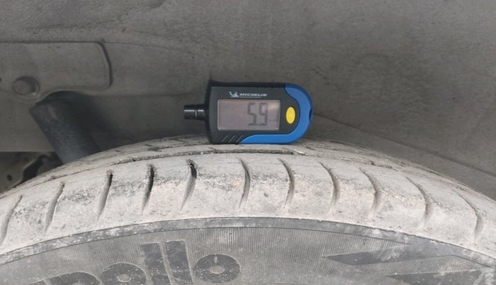 2014 Maruti Wagon R 1.0 VXI, Petrol, Manual, 75,769 km, tyre