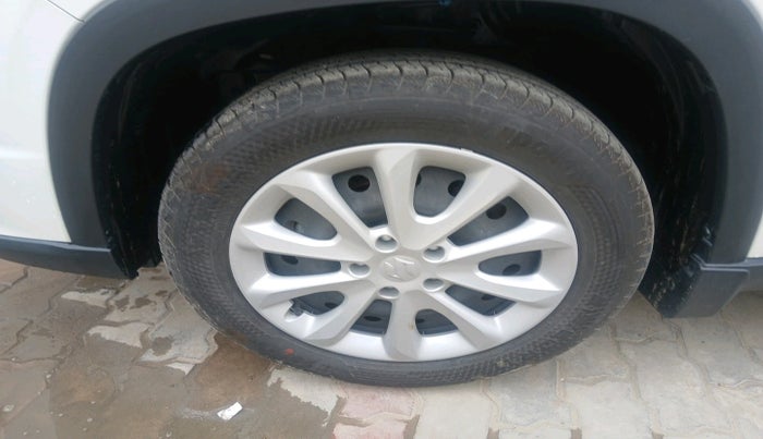 2025 Maruti Grand Vitara DELTA SMART HYBRID, Petrol, Manual, 2,413 km, tyre