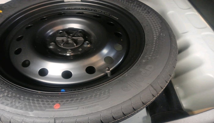 2025 Maruti Grand Vitara DELTA SMART HYBRID, Petrol, Manual, 2,413 km, tyre