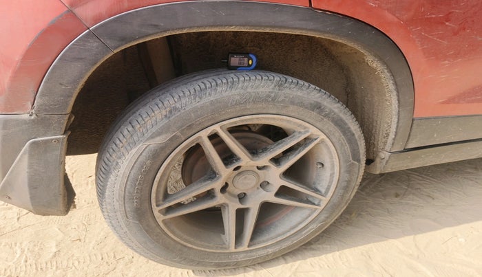 2016 Maruti Vitara Brezza VDI (O), Diesel, Manual, 1,39,341 km, tyre