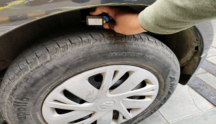 2015 Maruti Swift VXI, Petrol, Manual, 51,590 km, tyre