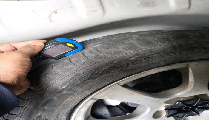 2017 Chevrolet Cruze LTZ AT, Diesel, Automatic, 1,07,285 km, tyre