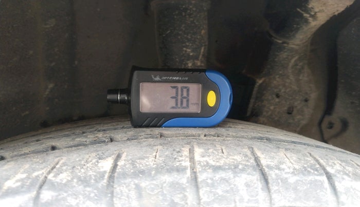 2021 Hyundai NEW I20 SPORTZ 1.2 MT, Petrol, Manual, 33,070 km, tyre