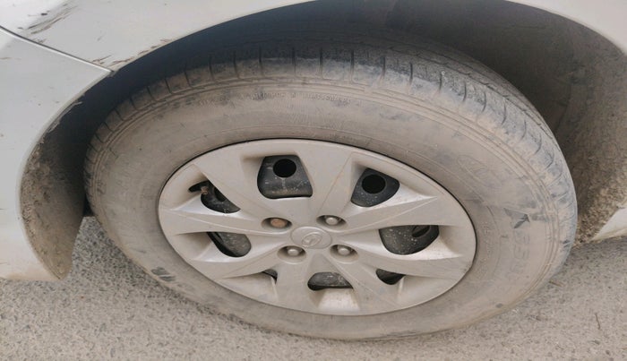 2016 Hyundai Elite i20 SPORTZ 1.4 CRDI, Diesel, Manual, 1,58,441 km, tyre