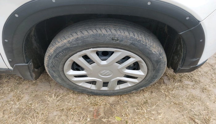 2022 Maruti Vitara Brezza VXI, Petrol, Manual, 48,000 km, tyre