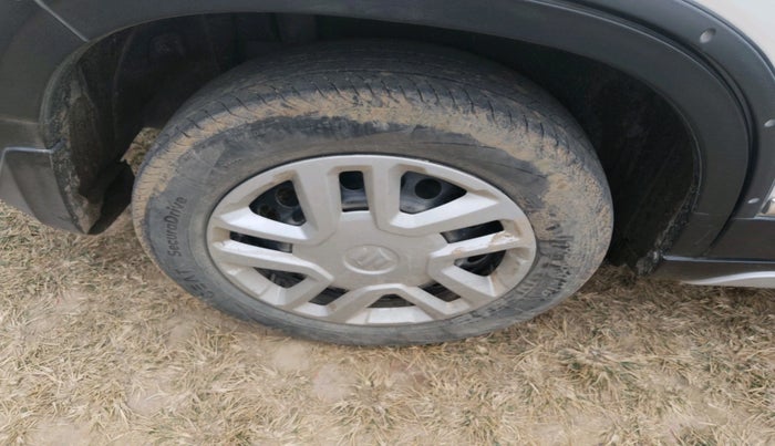 2022 Maruti Vitara Brezza VXI, Petrol, Manual, 48,000 km, tyre