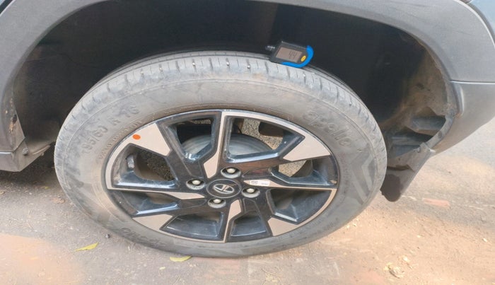 2023 Tata PUNCH CREATIVE  AMT, Petrol, Automatic, 29,641 km, tyre