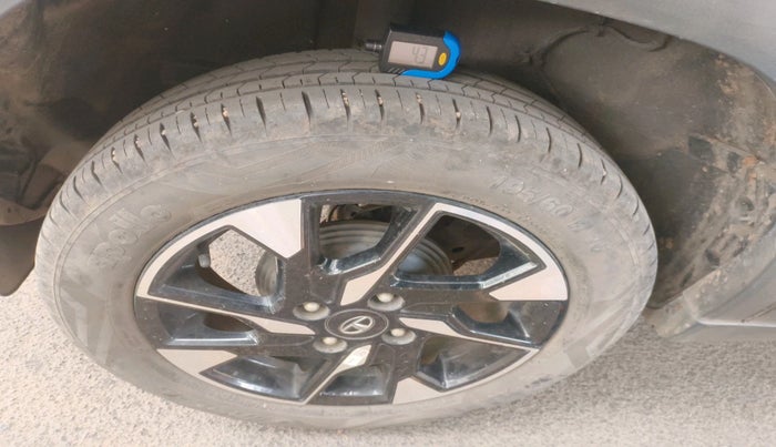 2023 Tata PUNCH CREATIVE  AMT, Petrol, Automatic, 29,641 km, tyre