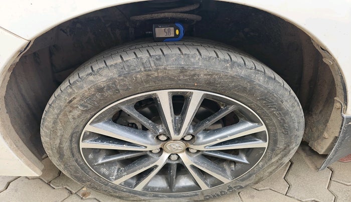 2017 Toyota Corolla Altis VL CVT PETROL, Petrol, Automatic, 74,350 km, tyre