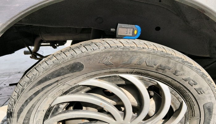 2011 Maruti Eeco 5 STR WITH A/C+HTR, Petrol, Manual, 1,55,168 km, tyre