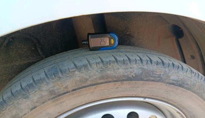 2021 Tata ALTROZ XE PETROL, Petrol, Manual, 41,755 km, tyre