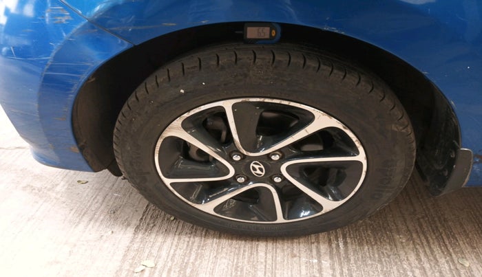 2017 Hyundai Grand i10 SPORTZ (O) AT 1.2 KAPPA VTVT, Petrol, Automatic, 63,913 km, tyre