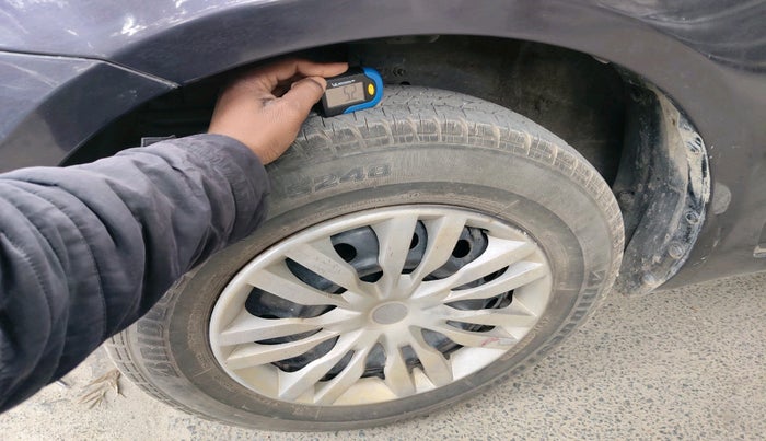 2016 Maruti Swift VXI, Petrol, Manual, 28,658 km, tyre