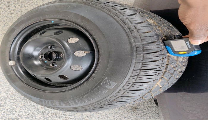 2016 Maruti Swift VXI, Petrol, Manual, 28,658 km, tyre