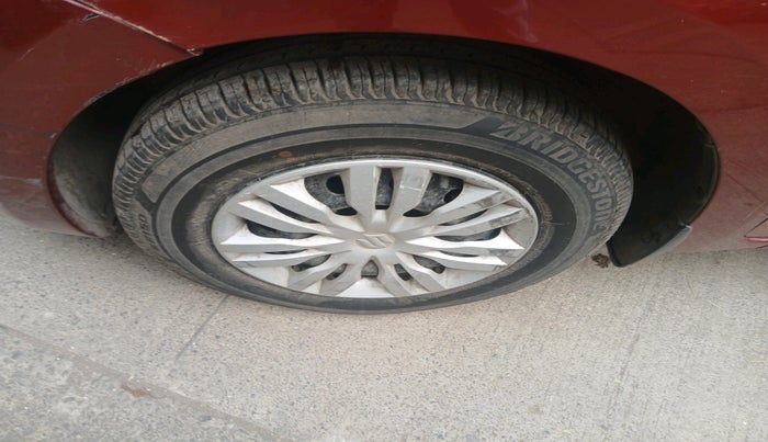 2017 Maruti Dzire VXI, Petrol, Manual, 19,763 km, tyre