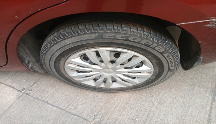 2017 Maruti Dzire VXI, Petrol, Manual, 19,763 km, tyre