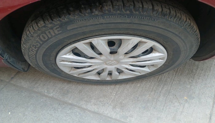 2017 Maruti Dzire VXI, Petrol, Manual, 19,763 km, tyre