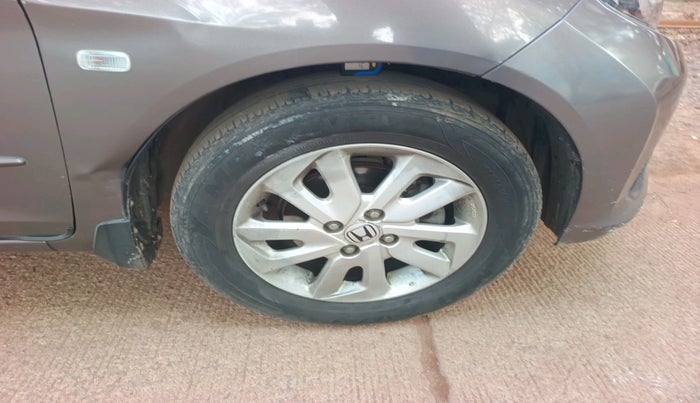 2015 Honda Mobilio 1.5L I-DTEC V, Diesel, Manual, 95,393 km, tyre