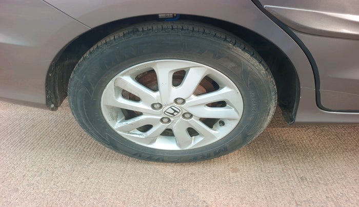 2015 Honda Mobilio 1.5L I-DTEC V, Diesel, Manual, 95,393 km, tyre