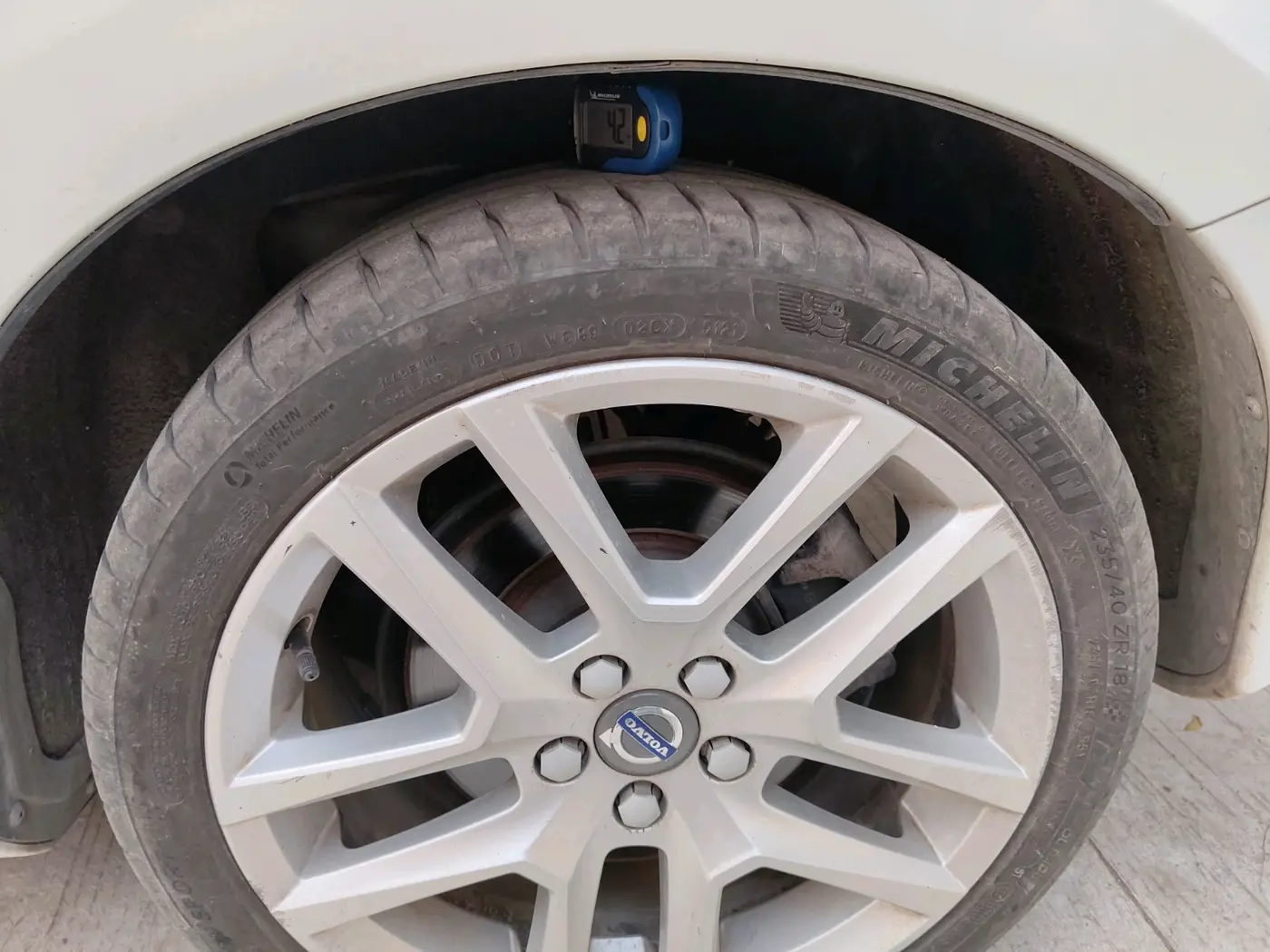2018 Volvo S60 Momentum D4, Diesel, Automatic, 61,217 km, tyre