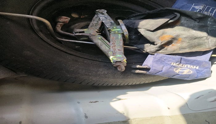 2013 Hyundai i10 MAGNA 1.1, Petrol, Manual, 39,056 km, tyre