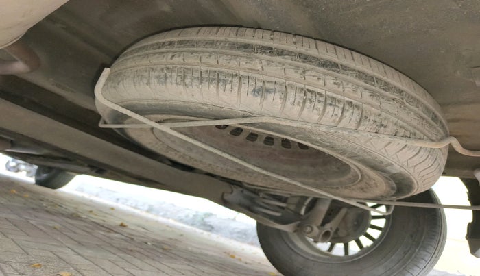 2022 Renault TRIBER RXT, Petrol, Manual, 30,955 km, tyre