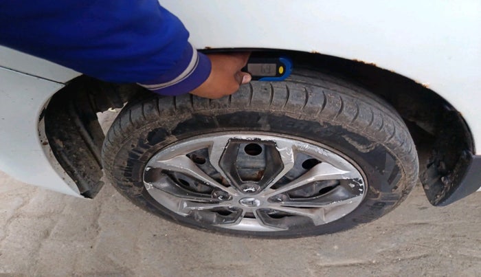 2016 Maruti Wagon R 1.0 VXI, Petrol, Manual, 1,02,308 km, tyre