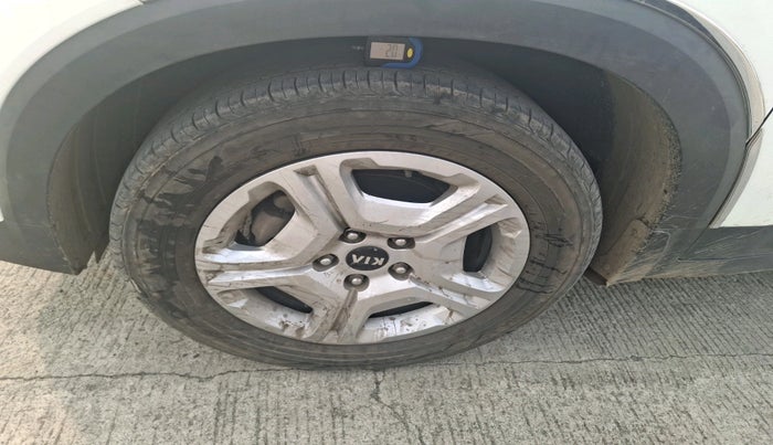 2020 KIA SONET HTK PLUS 1.2, Petrol, Manual, 1,25,720 km, tyre