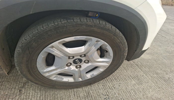 2020 KIA SONET HTK PLUS 1.2, Petrol, Manual, 1,25,720 km, tyre