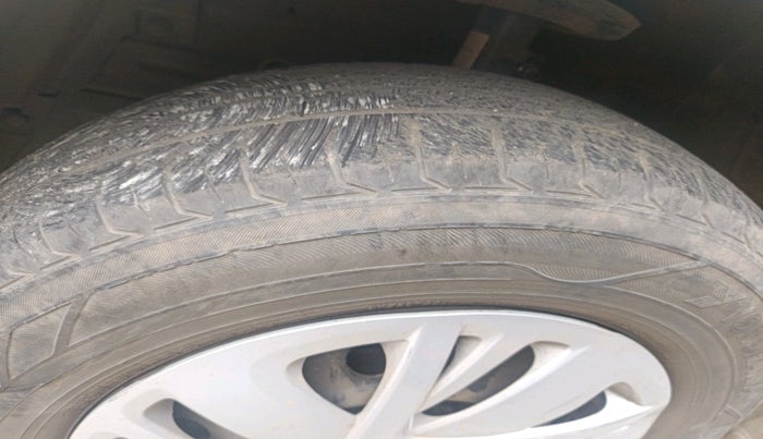 2013 Maruti Swift VDI, Diesel, Manual, 99,839 km, tyre