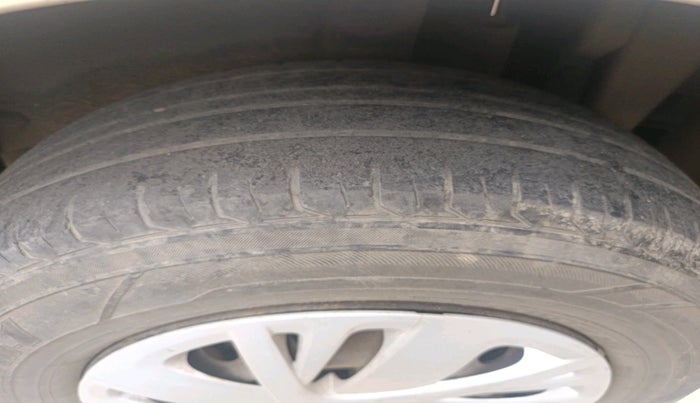 2013 Maruti Swift VDI, Diesel, Manual, 99,839 km, tyre