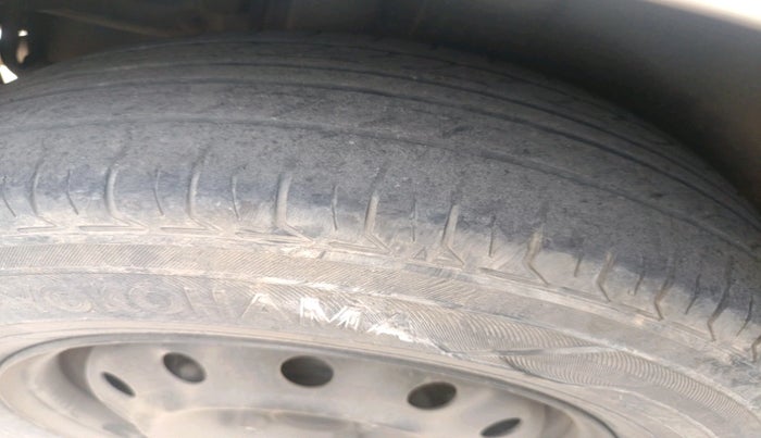 2013 Maruti Swift VDI, Diesel, Manual, 99,839 km, tyre