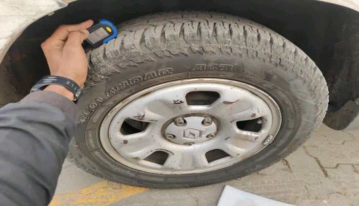 2013 Renault Duster RXE PETROL, Petrol, Manual, 1,37,744 km, tyre