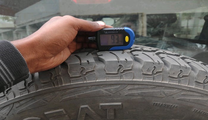 2023 Mahindra Thar AX (O) D 2WD HT, Diesel, Manual, 5,930 km, tyre