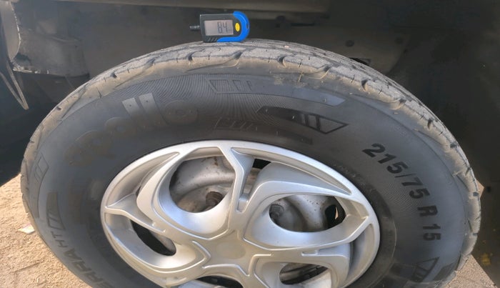 2012 Mahindra Scorpio EX M2DI, Diesel, Manual, 1,96,572 km, tyre