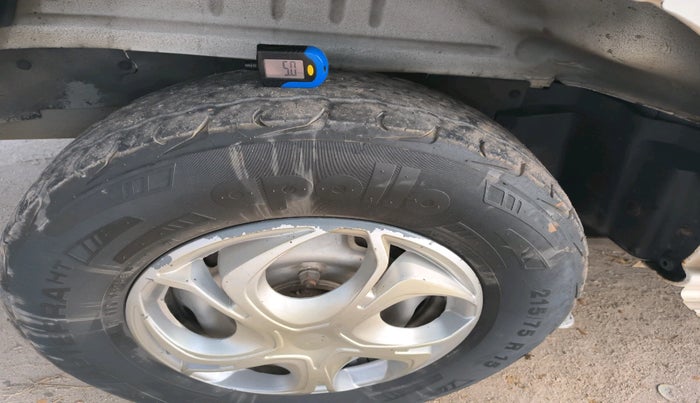 2012 Mahindra Scorpio EX M2DI, Diesel, Manual, 1,96,572 km, tyre