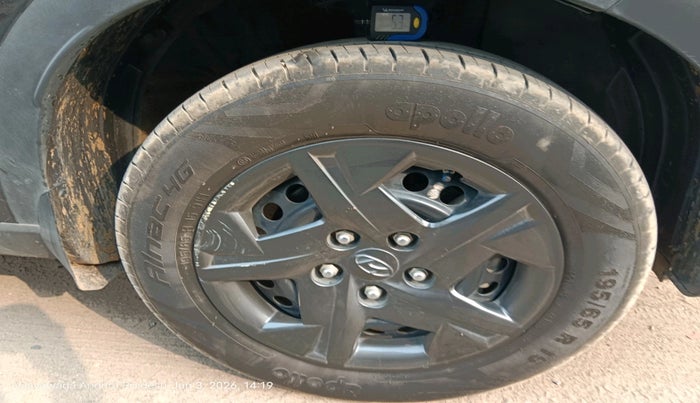 2024 Hyundai VENUE S(O) 1.2, Petrol, Manual, 13,269 km, tyre