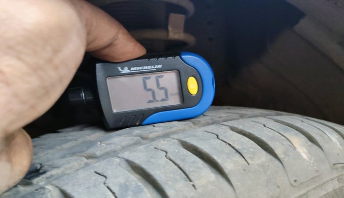 2024 Maruti Swift VXI, Petrol, Manual, 8,071 km, tyre