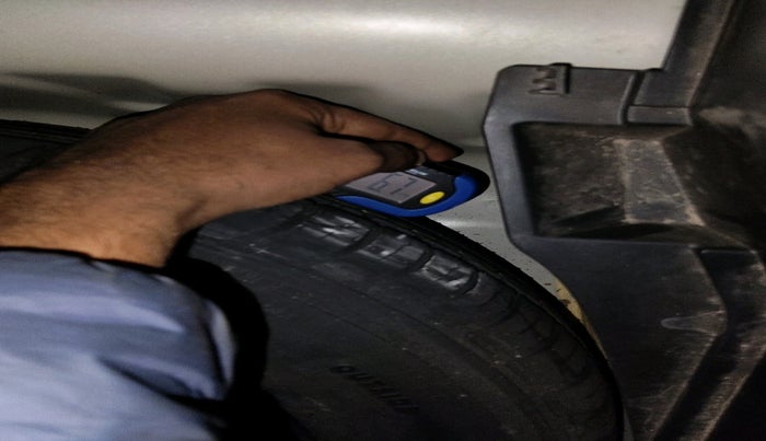 2024 Maruti Swift VXI, Petrol, Manual, 8,071 km, tyre