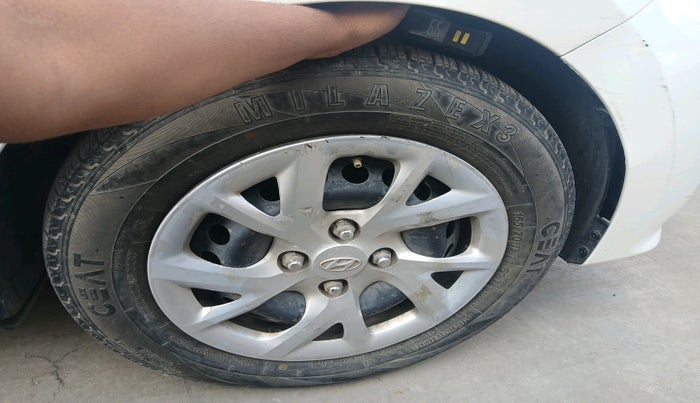 2017 Hyundai Grand i10 SPORTZ U2 1.2 CRDI, Diesel, Manual, 1,09,336 km, tyre