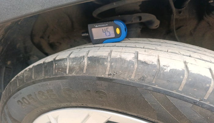 2022 Hyundai Creta E 1.5 PETROL, Petrol, Manual, 39,481 km, tyre