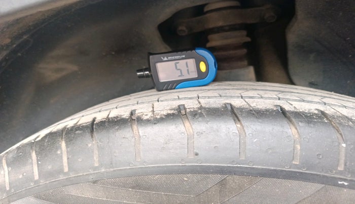 2022 Hyundai Creta E 1.5 PETROL, Petrol, Manual, 39,481 km, tyre