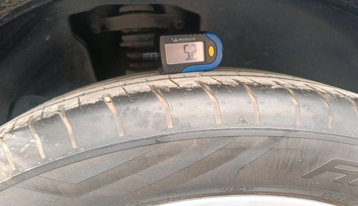 2022 Hyundai Creta E 1.5 PETROL, Petrol, Manual, 39,481 km, tyre