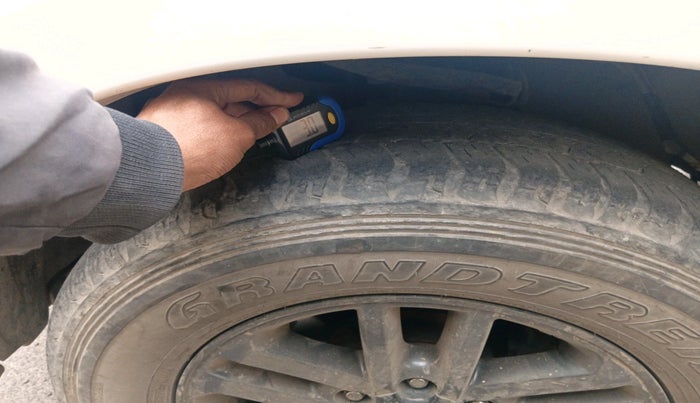 2016 Toyota Fortuner 3.0 4X2 MT, Diesel, Manual, 74,393 km, tyre