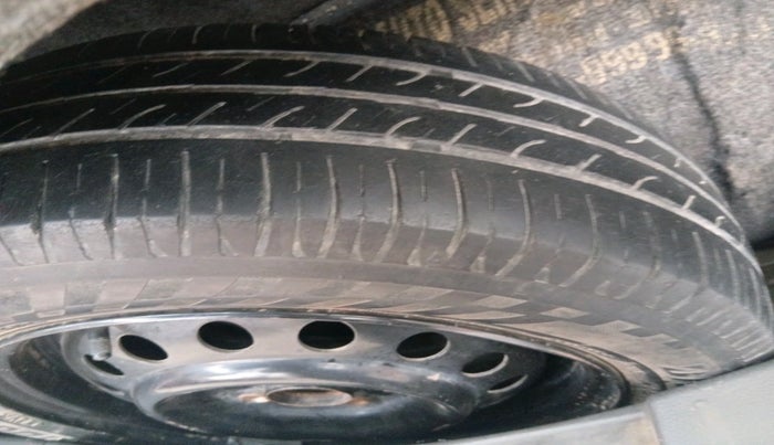 2011 Maruti Wagon R 1.0 VXI, Petrol, Manual, 1,28,901 km, tyre