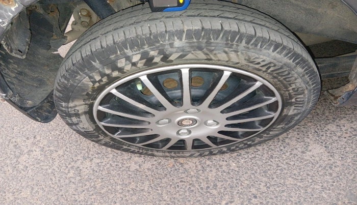 2011 Maruti Wagon R 1.0 VXI, Petrol, Manual, 1,28,901 km, tyre